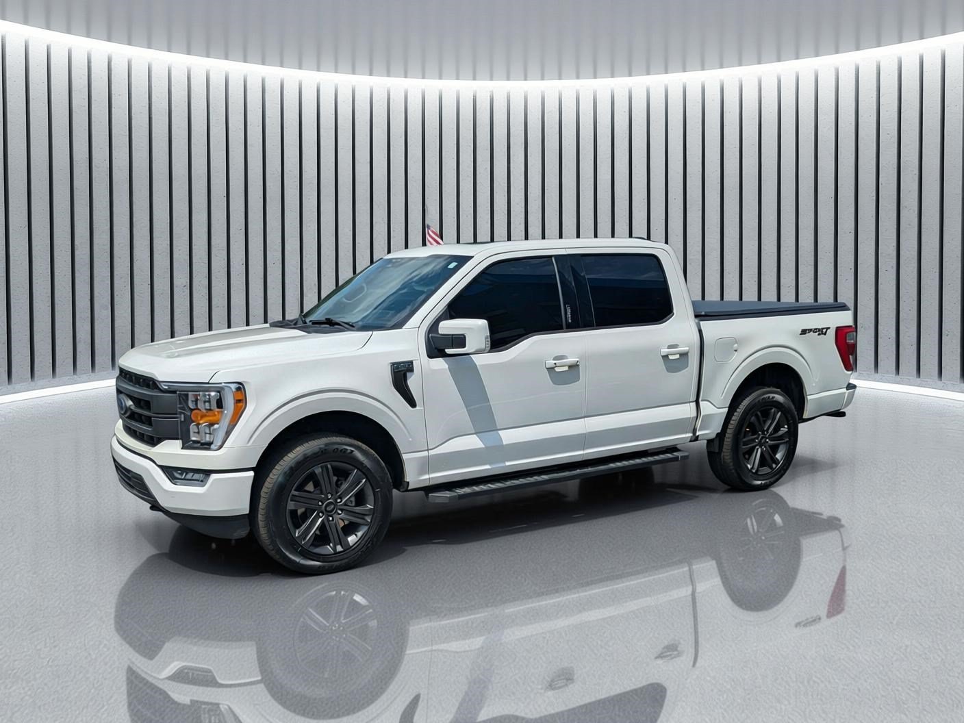 Used 2023 Star White Metallic Tri-Coat Ford LARIAT image 11