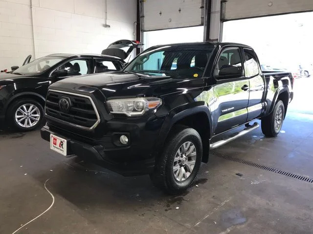 Used 2018 Black Toyota SR5 image 7