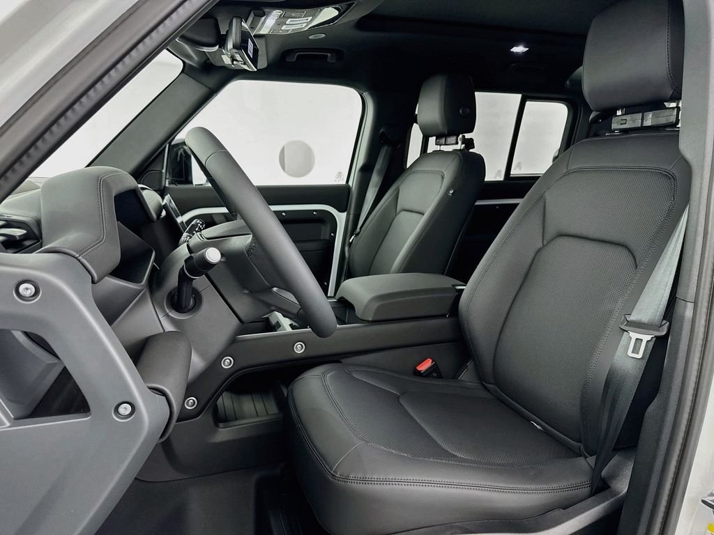 New 2026 Fuji White Land Rover X-Dynamic SE image 21