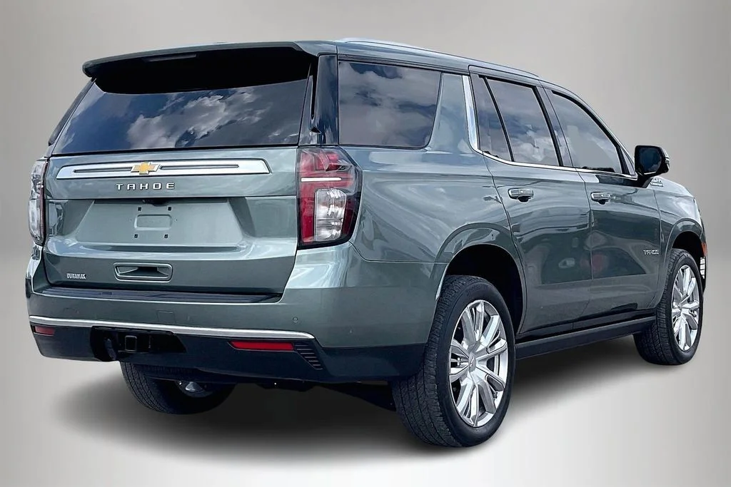 Used 2023 Green Chevrolet High Country image 5