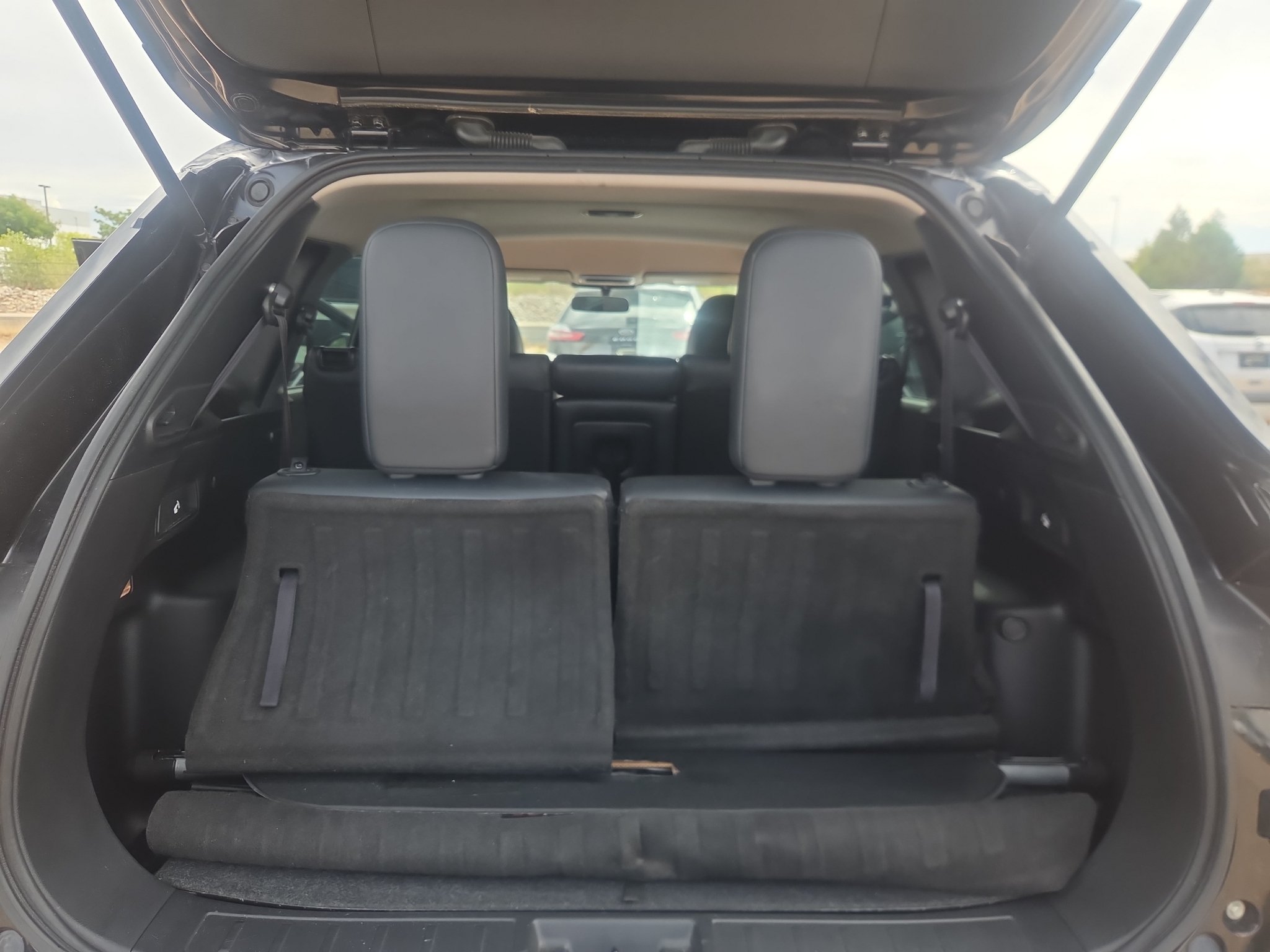 Used 2022 Labrador Black Pearl Mitsubishi ES image 18