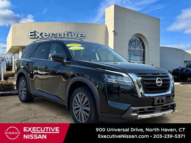 2023 Nissan Pathfinder SL 4WD's photo