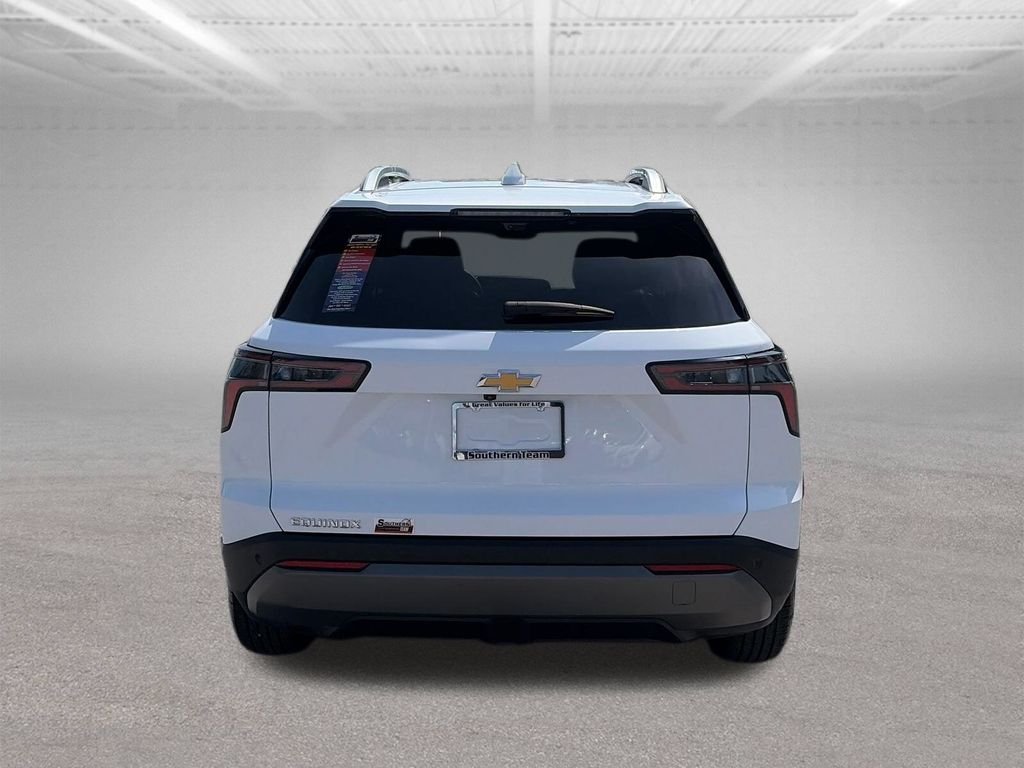 Used 2025 White Chevrolet LT image 5