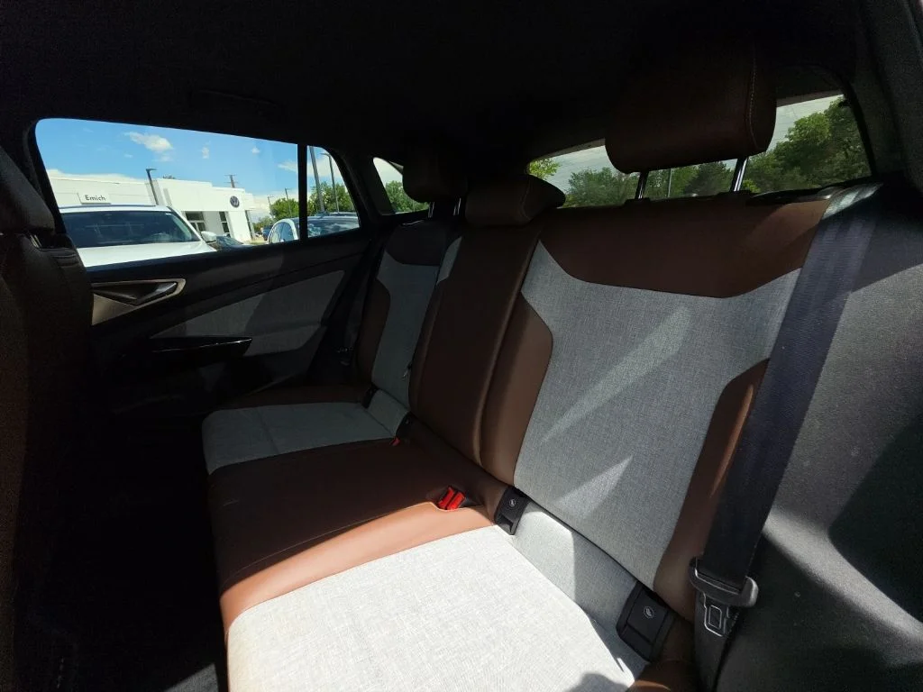 Certified Used 2023  Volkswagen Pro image 22