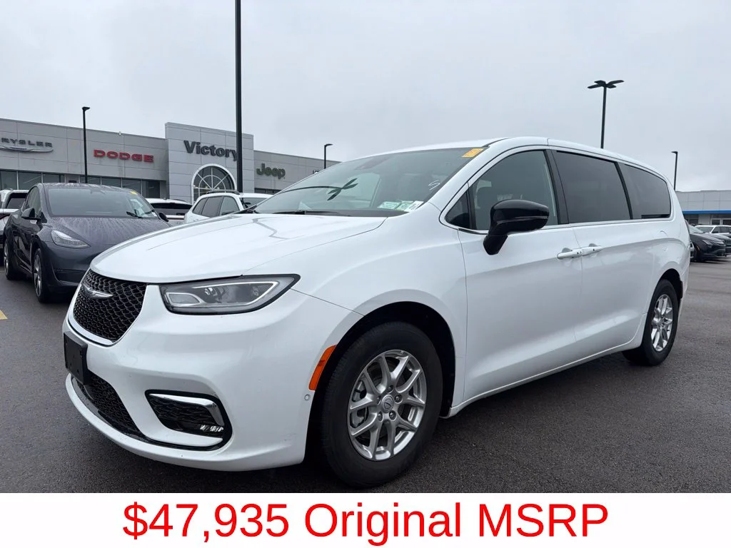 2026 Chrysler Pacifica Select