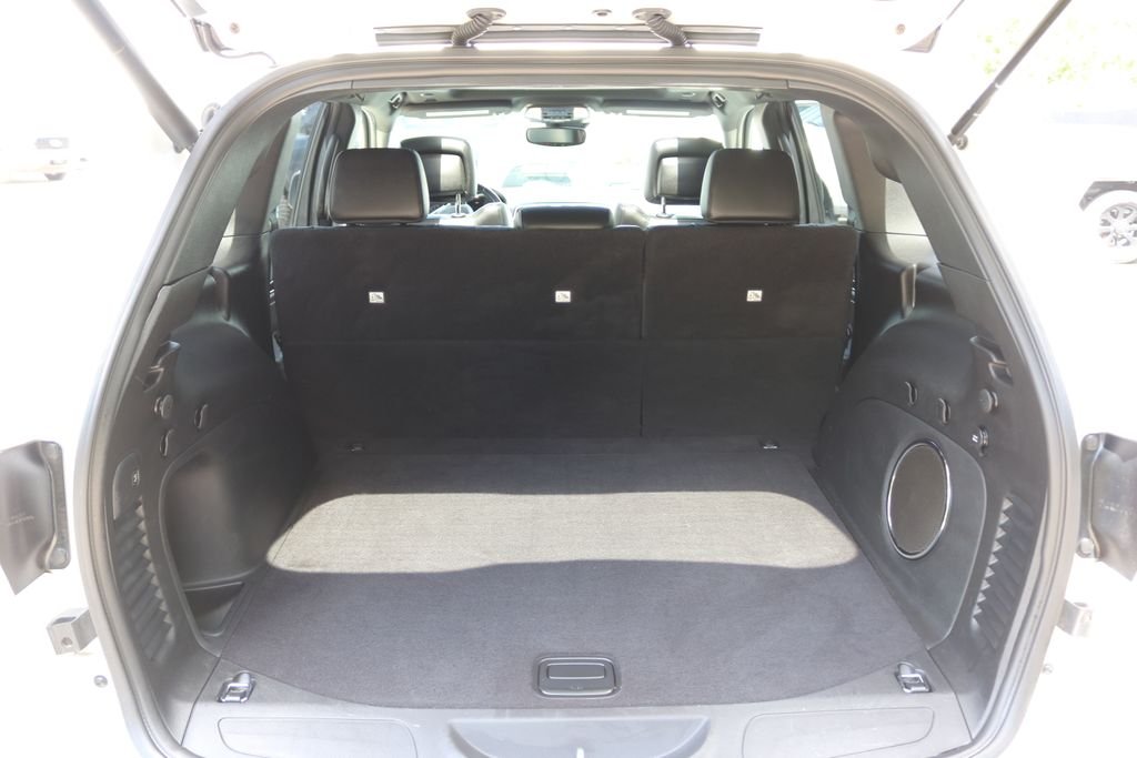Used 2022 White Jeep Limited image 18