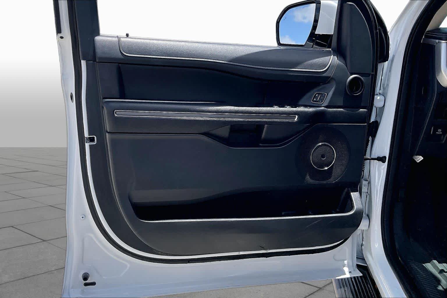 Used 2024 Oxford White Ford XLT image 20