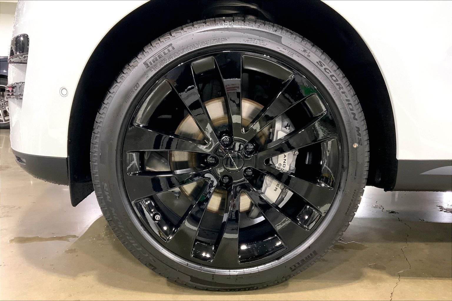 New 2026 Fuji White LAND ROVER SE image 11