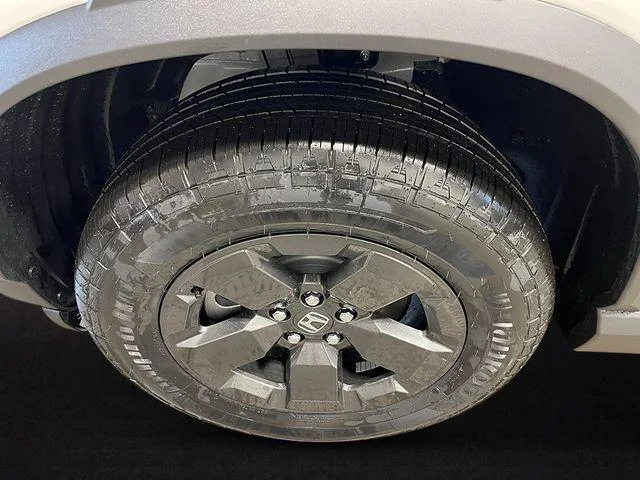 New 2026 White Honda AWD RTL image 10