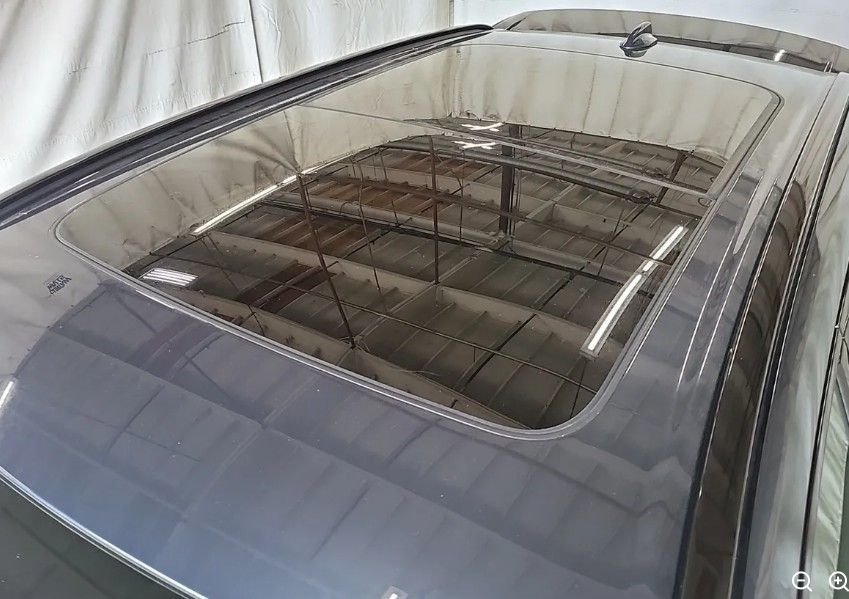 Used 2024  Volvo T8 RECHARGE CORE image 3