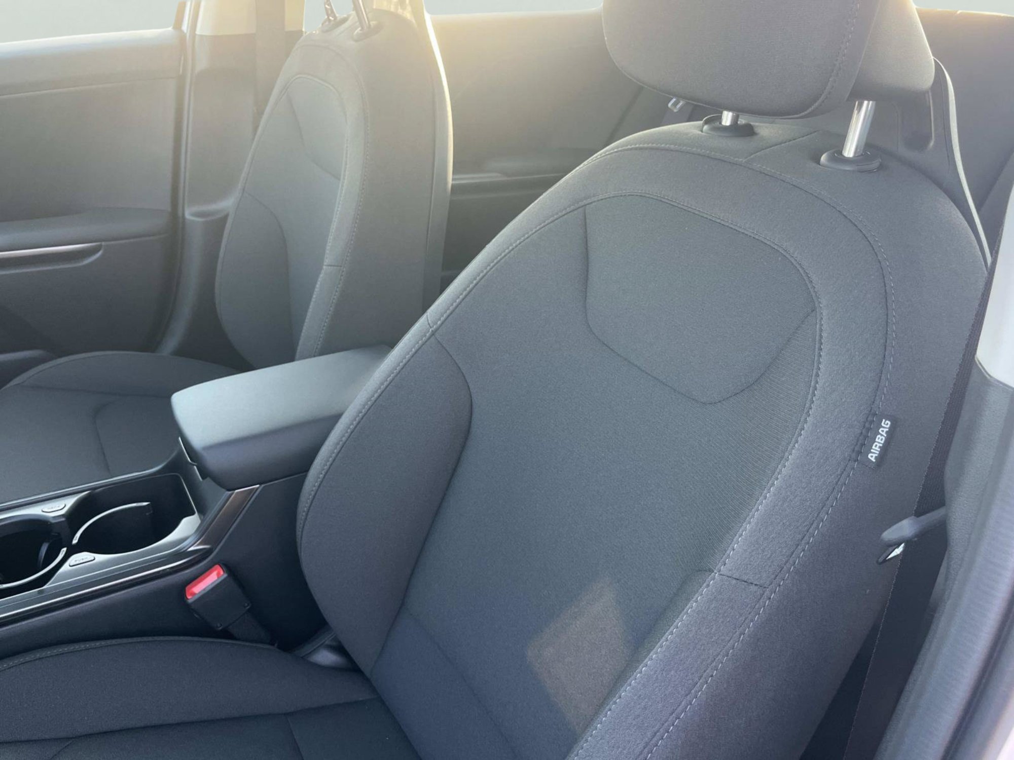New 2026 Snow White Pearl Kia LXS image 19