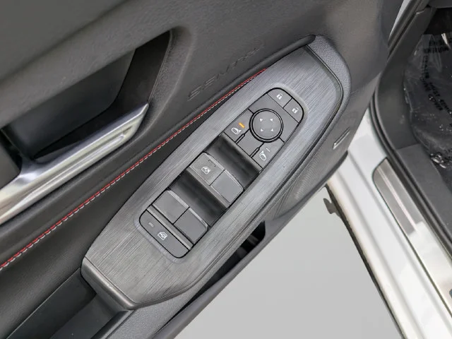 New 2027 Aspen White TriCoat / Super Black Two-tone Nissan SR image 14