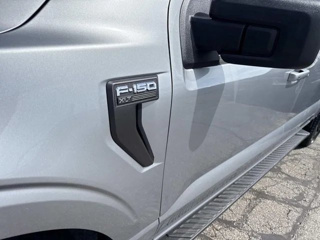 Used 2023 Silver Ford XLT image 11