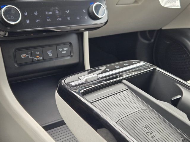 Certified Used 2025 Rockwood Green Hyundai Limited image 15