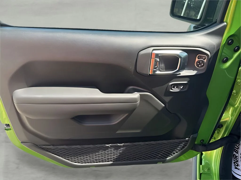 2025 Jeep Wrangler 2-Door Willys - Photo 11