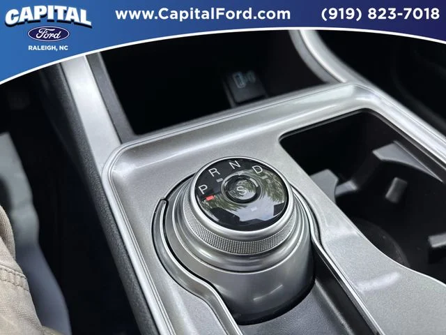 Used 2023 Green Ford SEL image 31