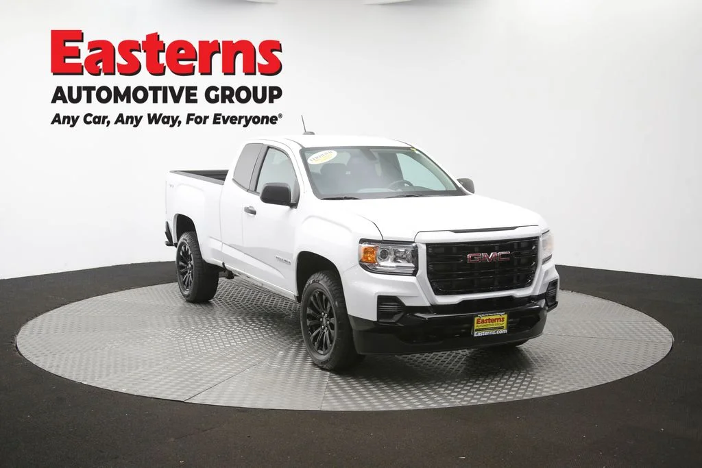 Used 2022 White GMC Elevation Standard image 49