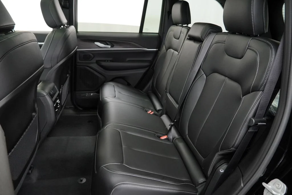 New 2027 High Gloss Black Jeep Limited image 17