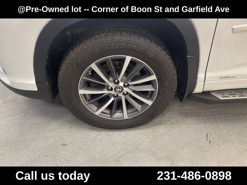 Used 2017 White Toyota XLE image 11