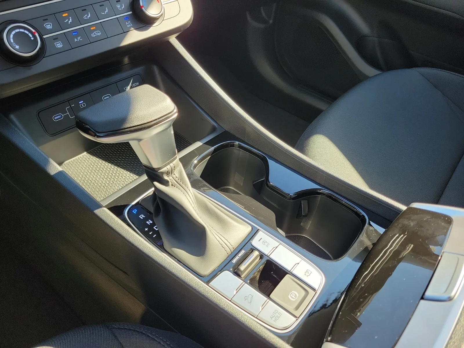 New 2026 Atlantis Blue Hyundai SE 4dr Front-Wheel Drive image 18