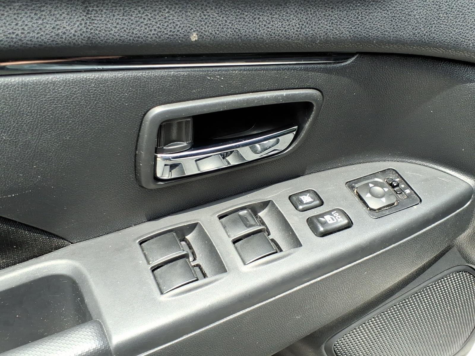 Used 2025  MITSUBISHI  image 16