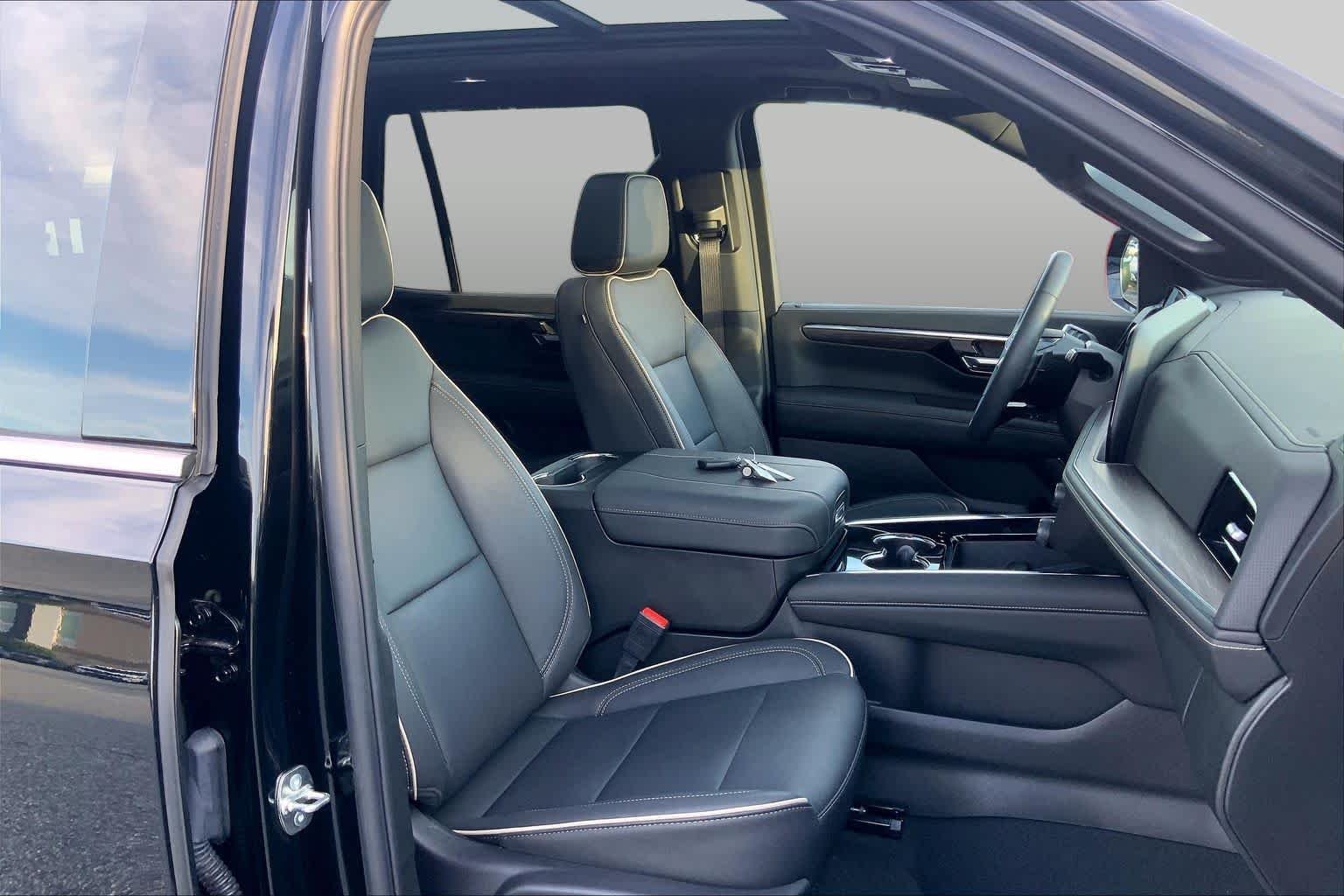 Used 2026 Black Chevrolet Premier image 9