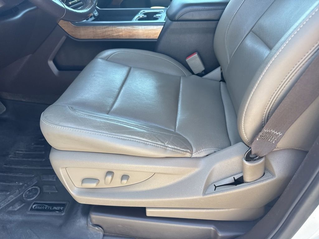 Used 2018 IRIDESCENT PEARL TRICOAT Chevrolet LTZ image 20