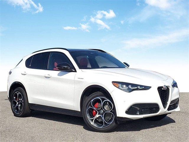 2025 Alfa Romeo Stelvio Base