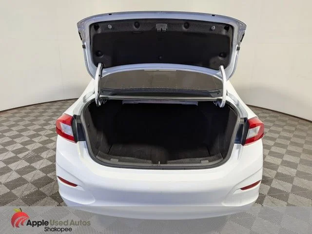 Used 2018 White Chevrolet LT image 7