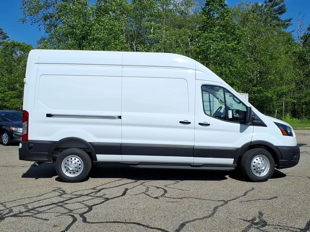 New 2026 Oxford White Ford Base image 3