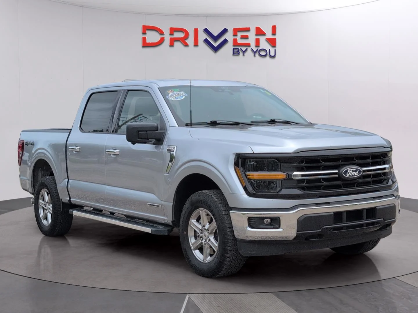 Used 2024 Iconic Silver Ford XLT image 7