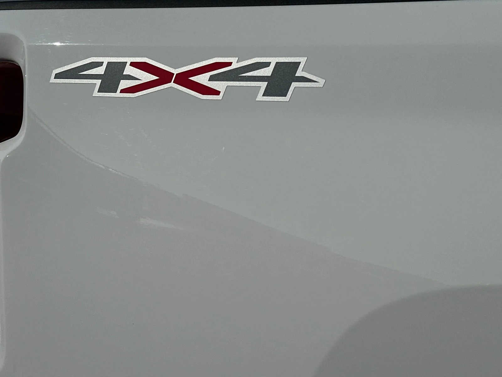 Used 2025 Summit White Chevrolet Custom image 4