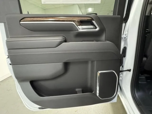 New 2026 Summit White GMC SLE image 14