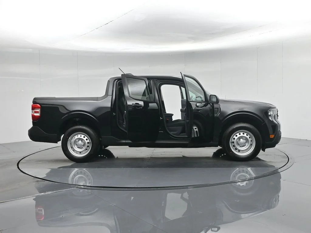 New 2026 Shadow Black Ford XL image 31