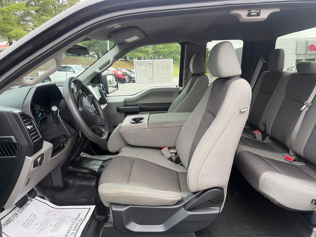Used 2020 Black Metallic Ford XL image 31