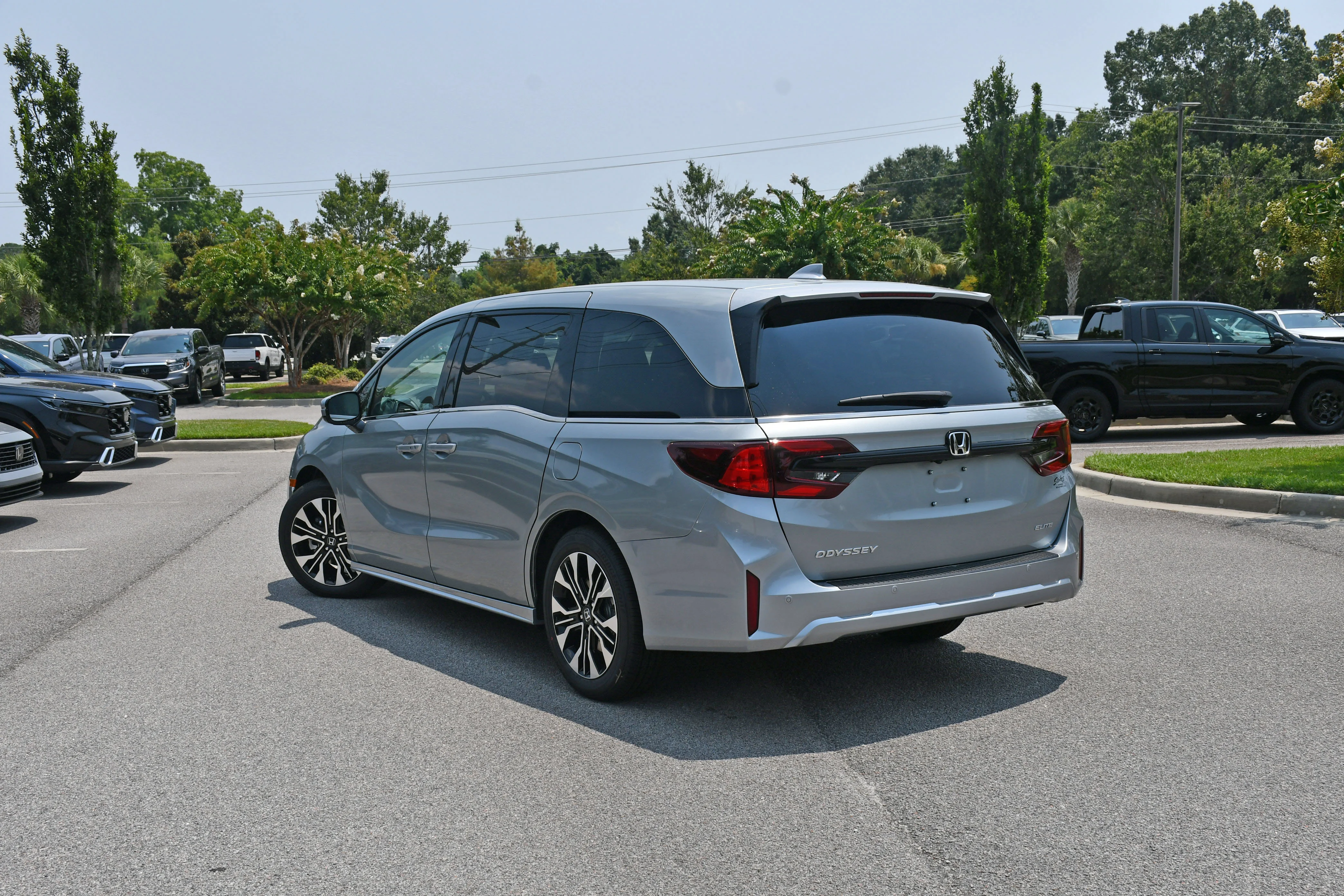 New 2026 Solar Silver Metallic Honda Elite image 2