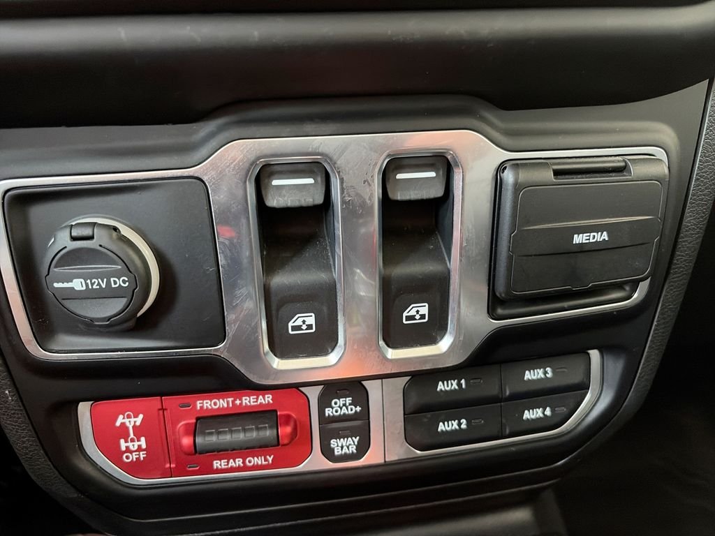 Used 2021 Gray Jeep Rubicon image 13