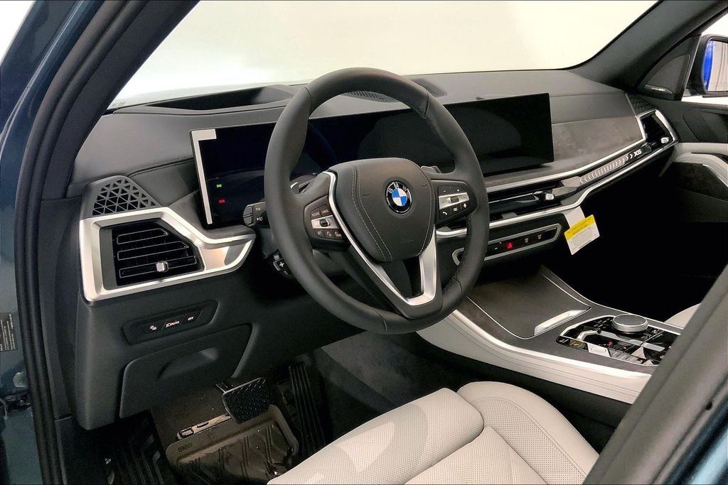 Used 2026 Blue Ridge Mountain Metallic BMW  image 4