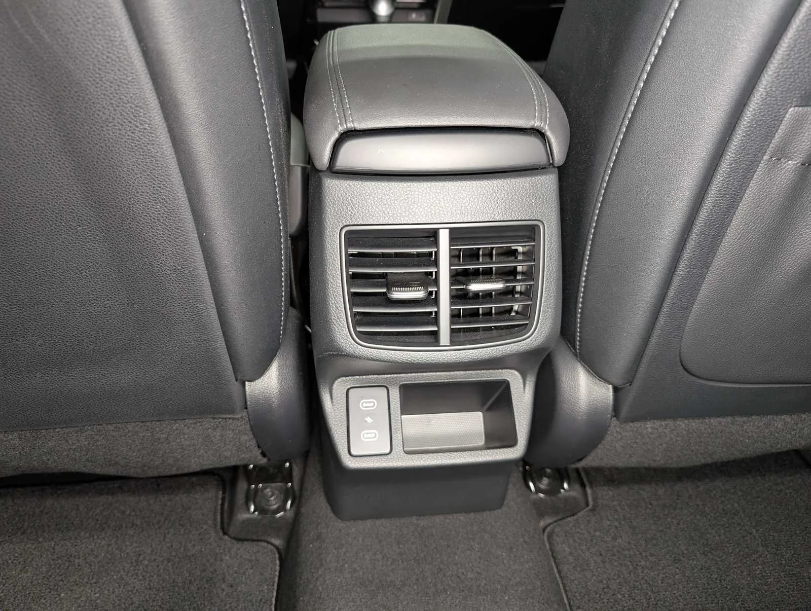Used 2024 Snow White Pearl Kia SX image 22
