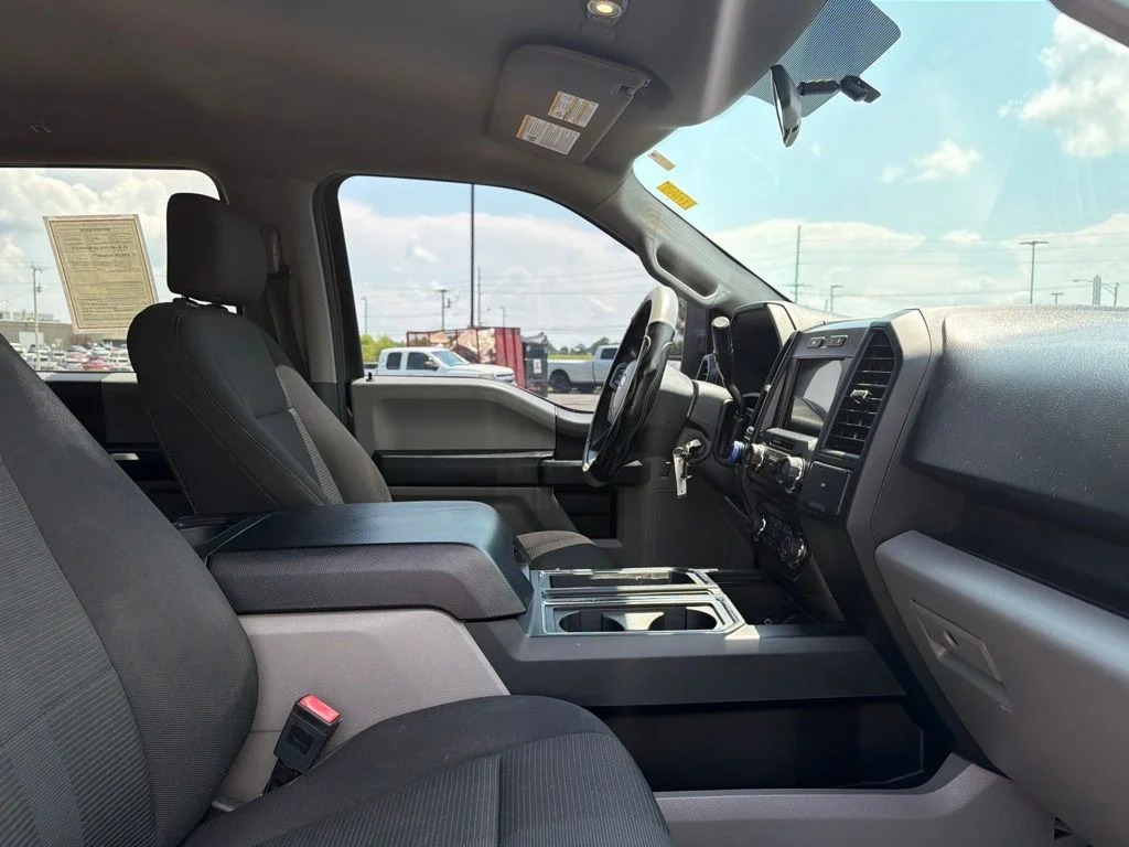 Used 2018 Gray Ford XL image 23
