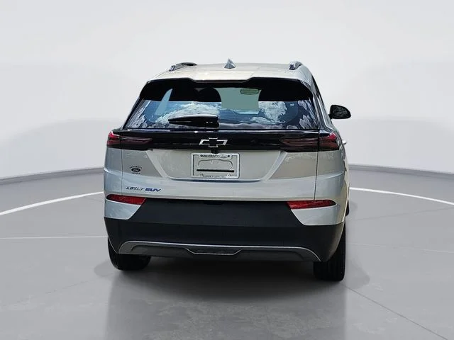 Used 2023 Silver Chevrolet LT image 4