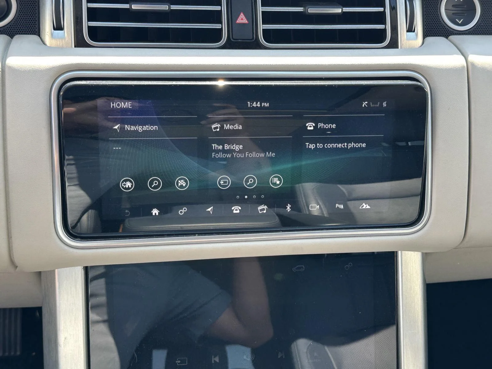 Used 2019 Byron Blue Metallic Land Rover HSE image 28