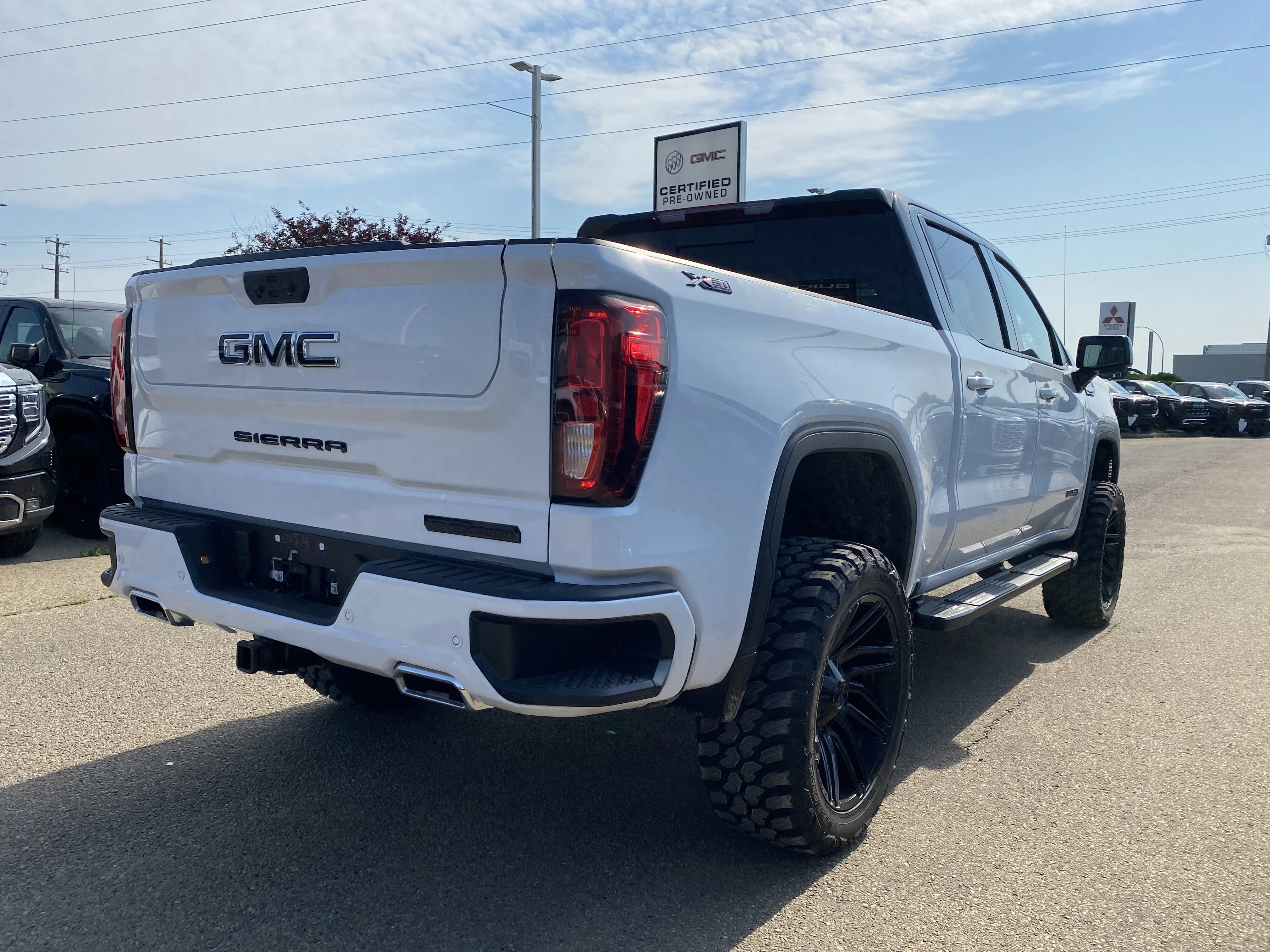 New 2026 Summit White GMC Elevation image 7