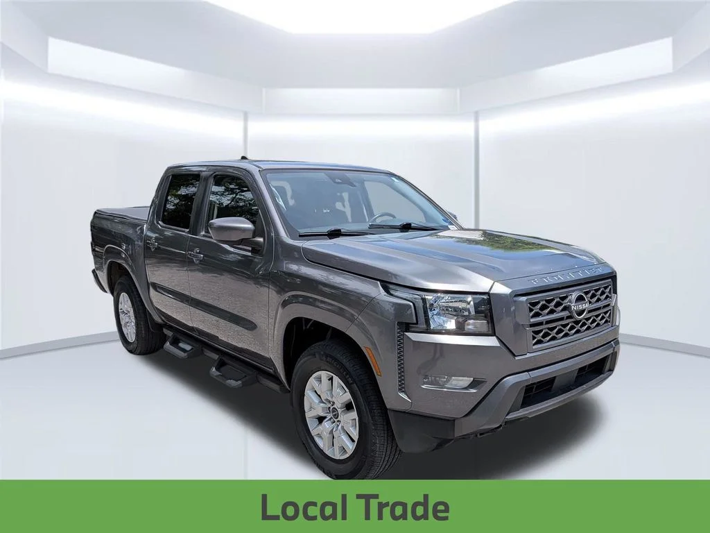 Used 2023 Gray Nissan SV image 9