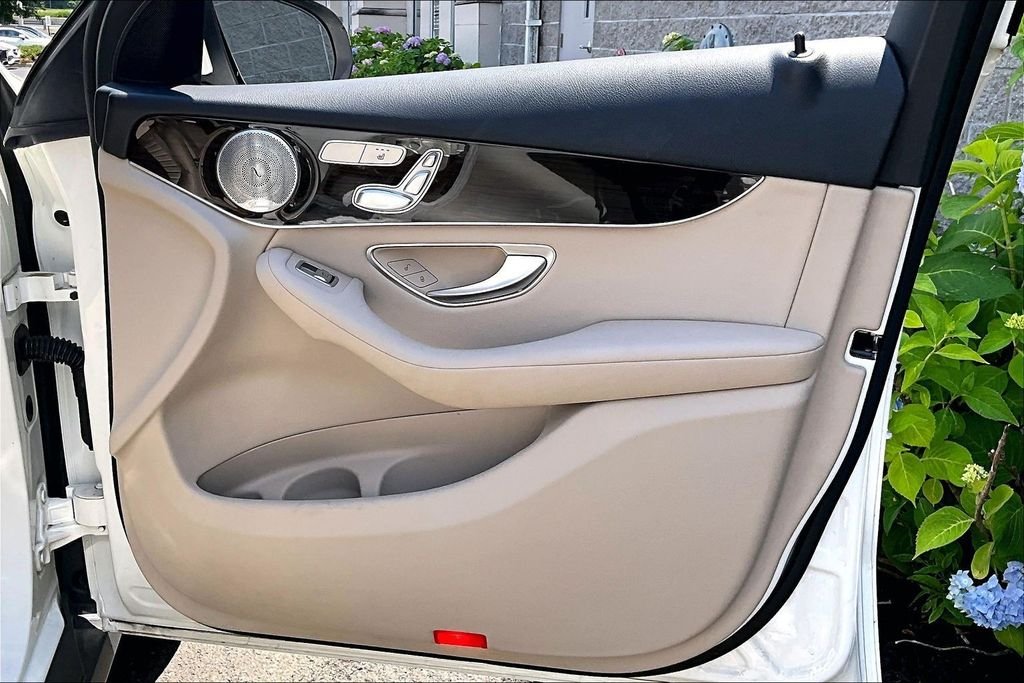Certified Used 2021 White Mercedes-Benz GLC 300 image 19