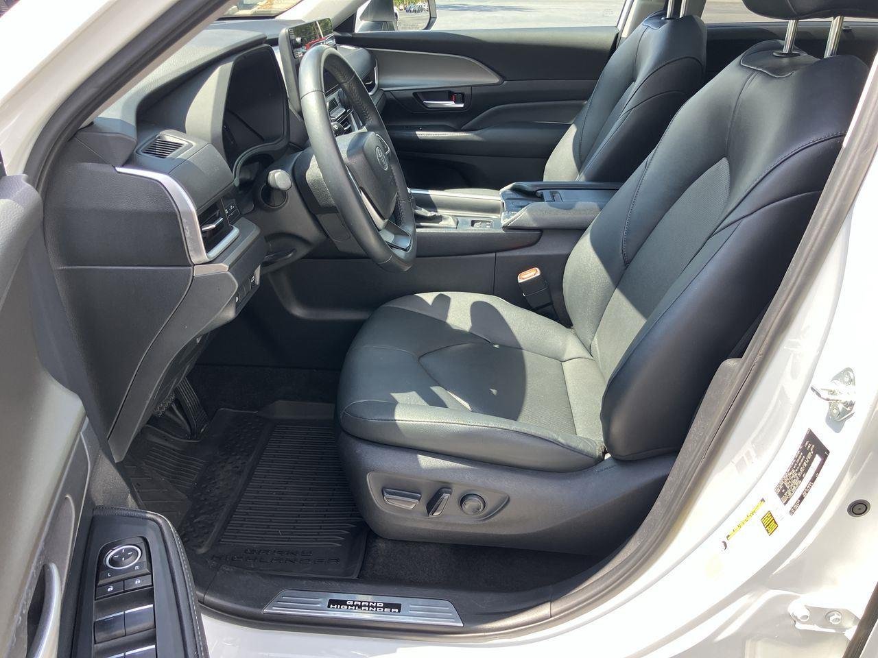 Used 2024 White (Wind Chill Pearl) Toyota XLE AWD image 13