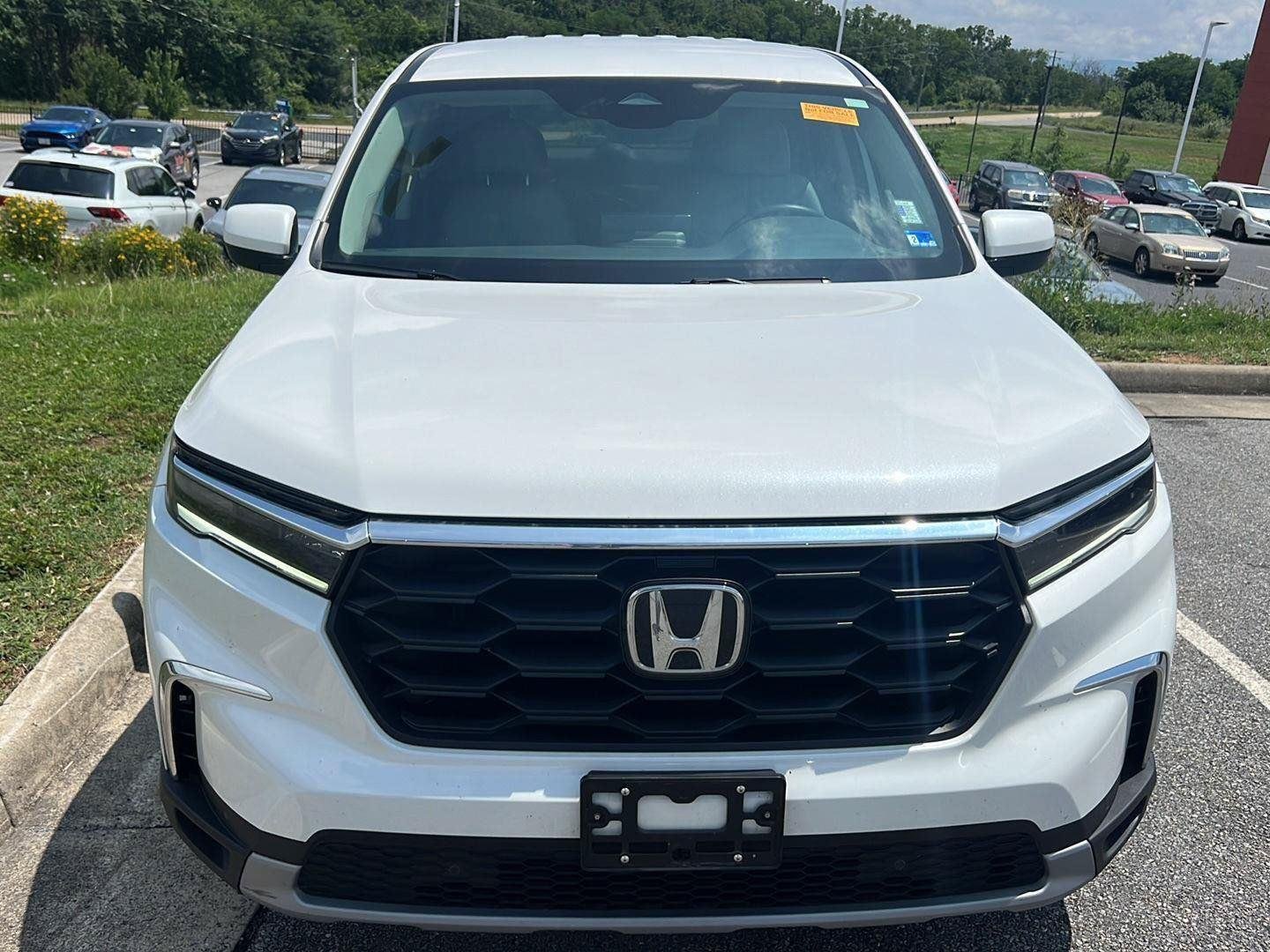 Used 2025 Platinum White Pearl Honda EX-L+ image 8
