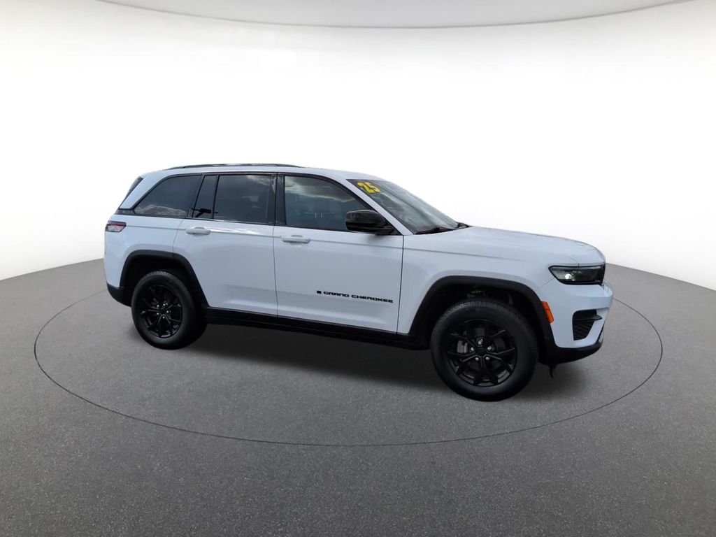 Certified Used 2025 White Jeep Altitude image 5