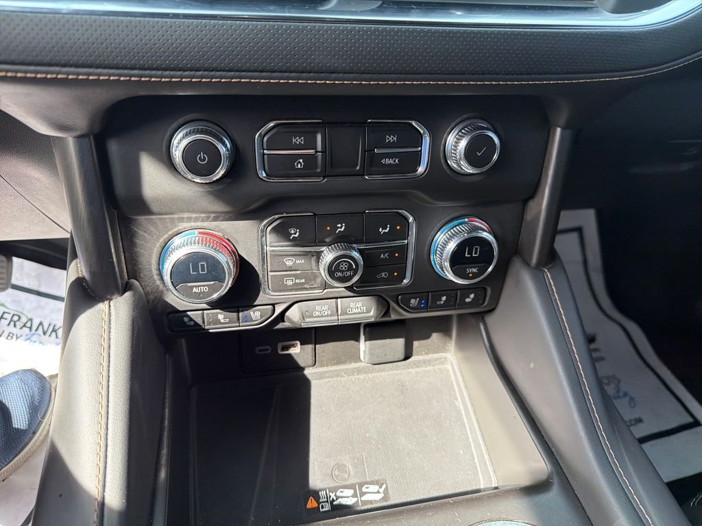 Used 2023 White GMC AT4 image 20