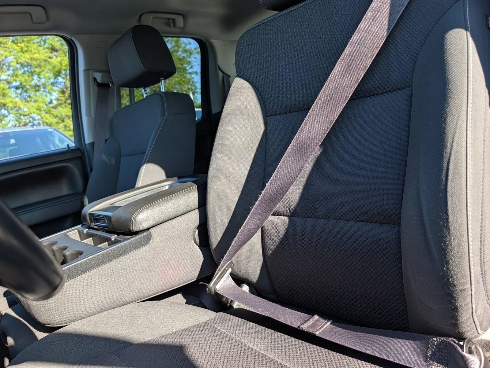 Used 2017 SUMMIT WHITE Chevrolet LT image 18